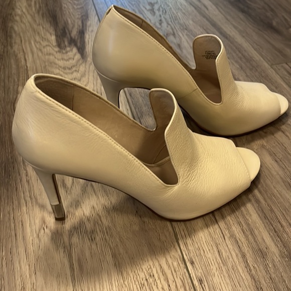 Louise et Cie Open Toe Pumps - Picture 2 of 7